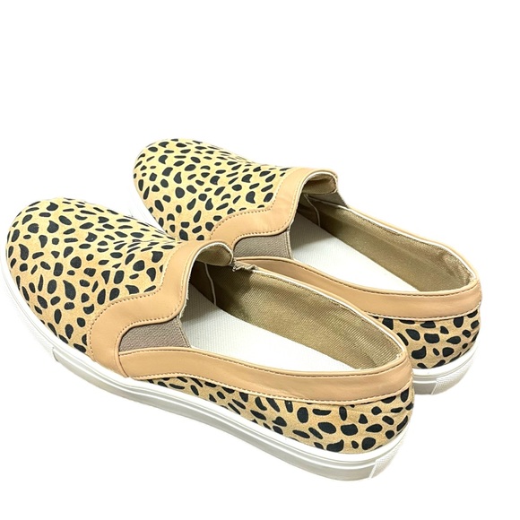 ✨LEOPARD PRINT SNEAKERS✨ - Picture 8 of 9